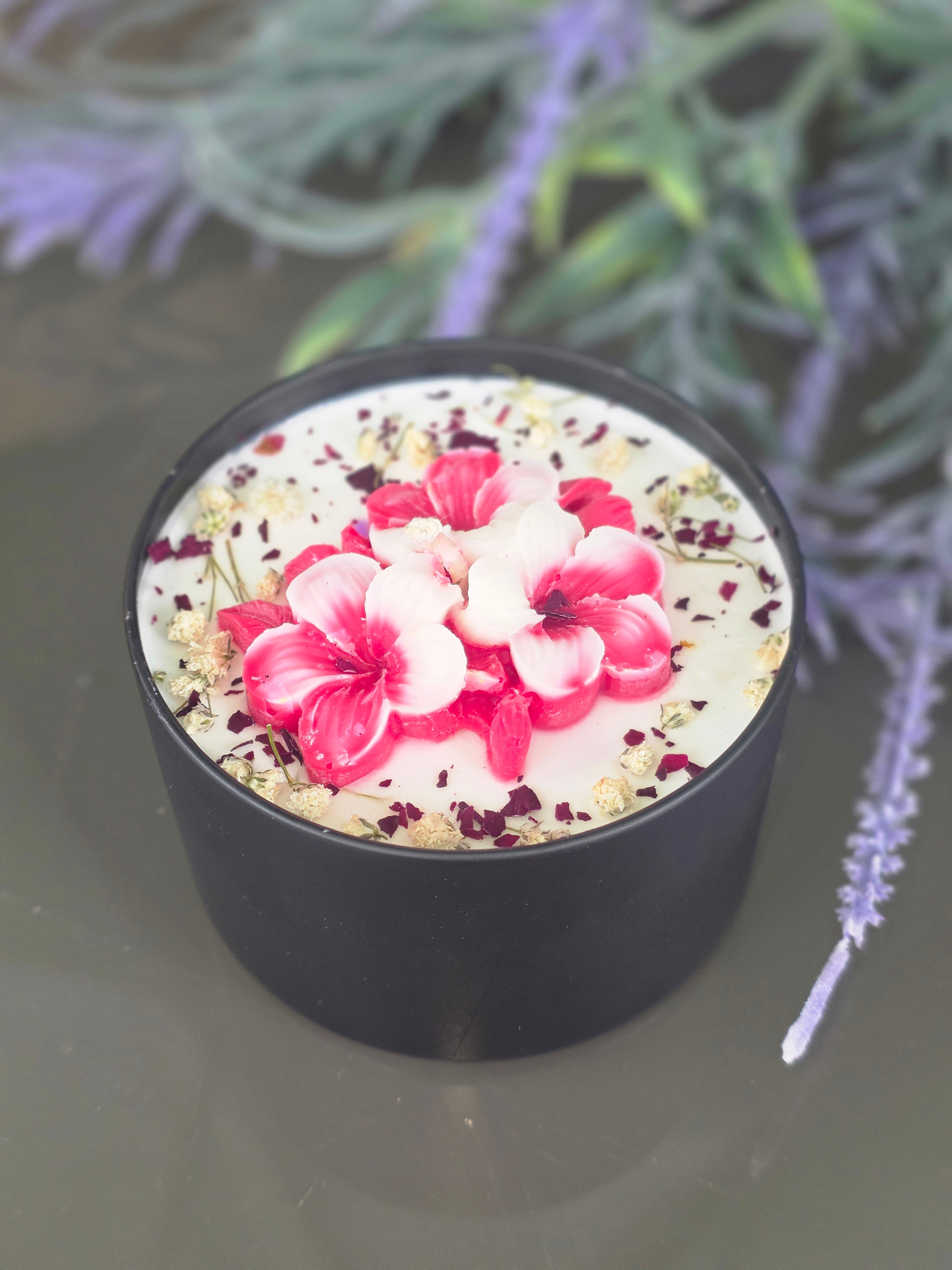 Botanical Sculpted Flower Candle - close up