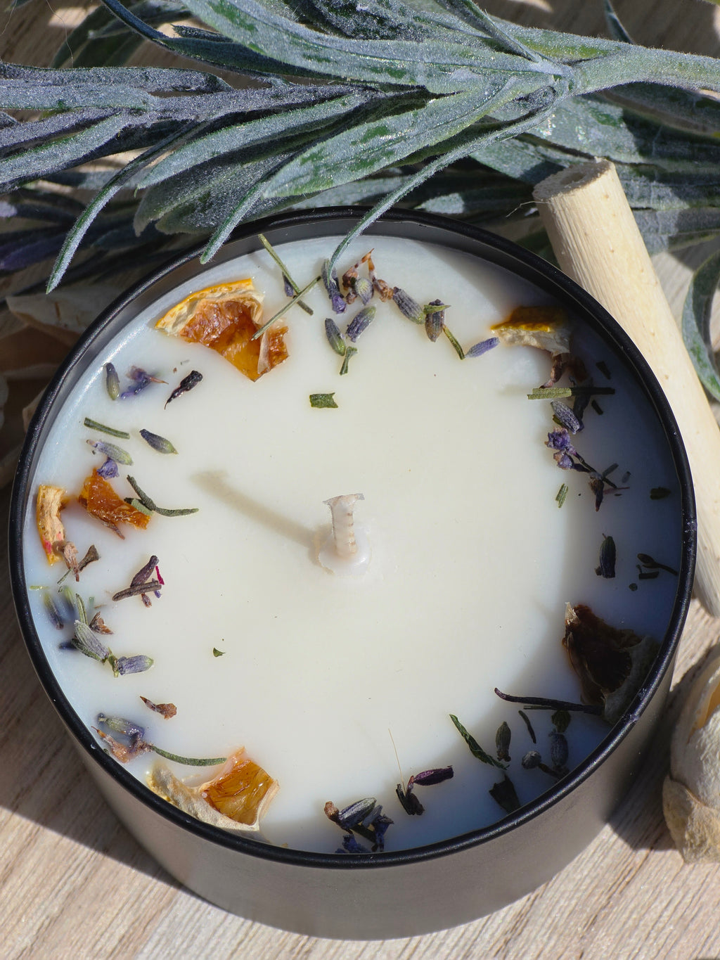 Lemon & Lavender Botanical Scented Candle  Matte Black Tin
