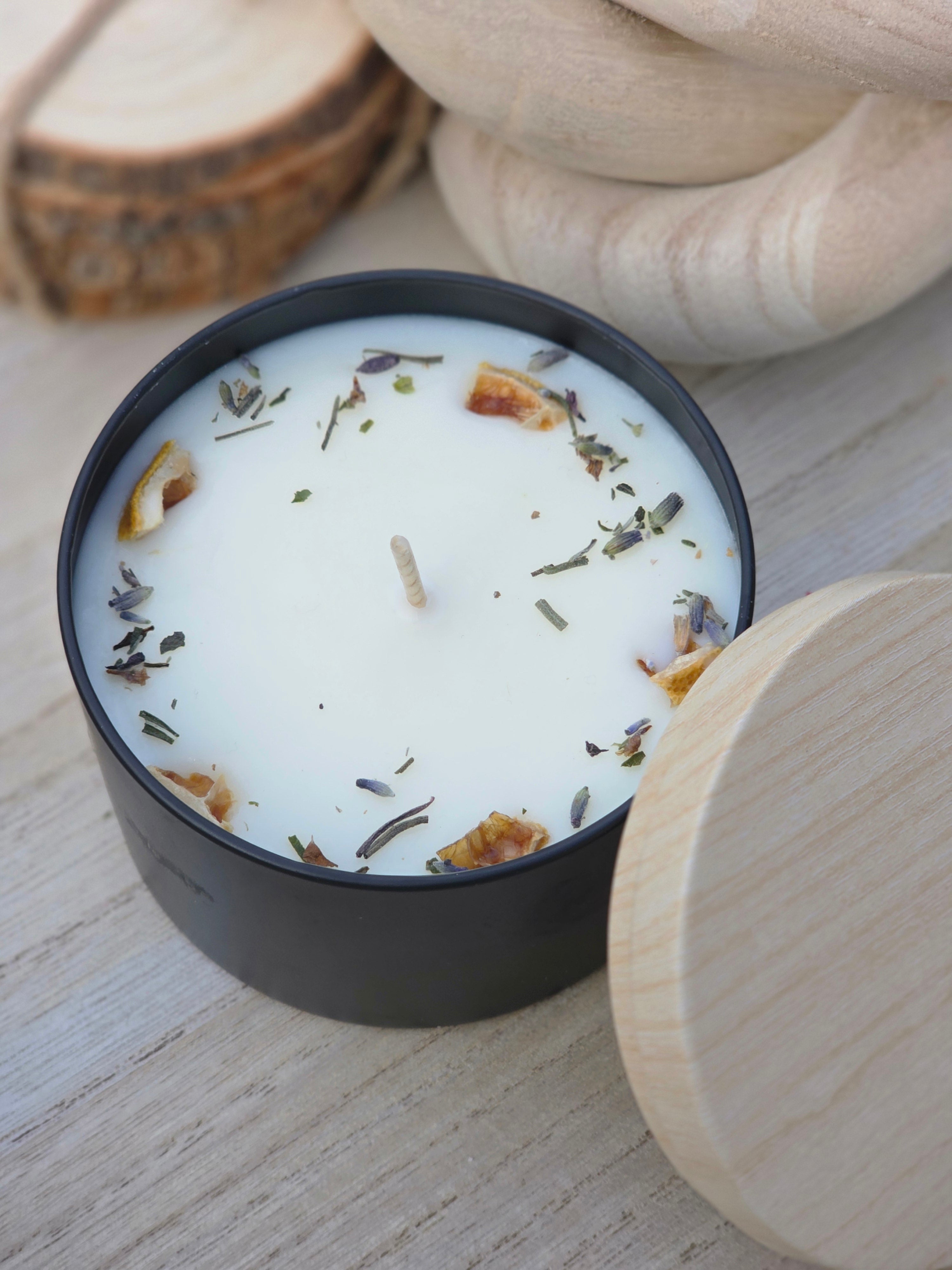 Lemon & Lavender Botanical Scented Candle  Matte Black Tin